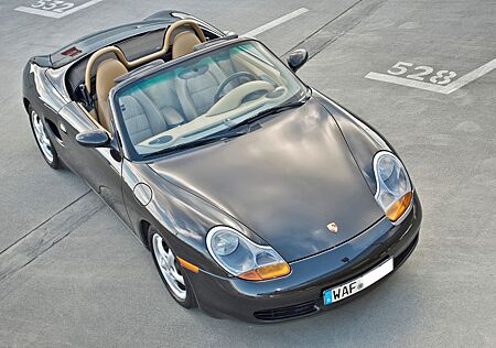 Porsche Boxster 2.5, sehr schönes gepflegtes Original!