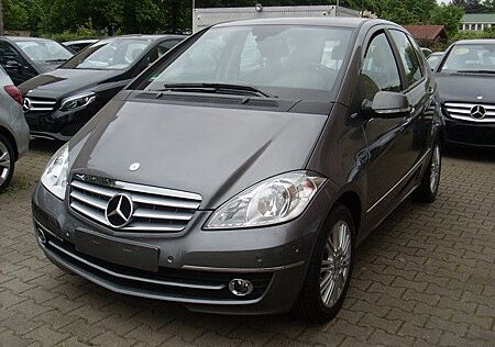 Mercedes-Benz A 170 Elegance / Automatik / Anhängerkupplung