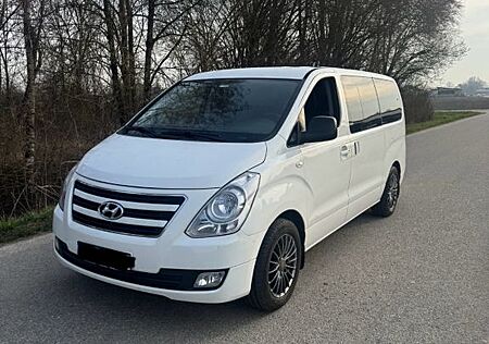 Hyundai H-1 Starex H-1//8-Fach//Scheckheft//Navi//Automatik//TÜV