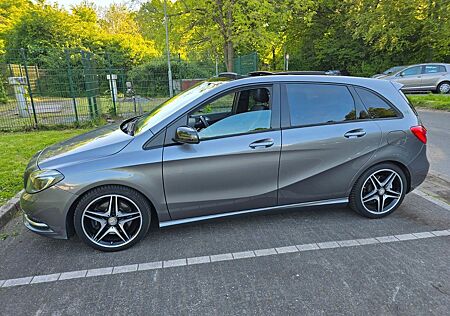 Mercedes-Benz B 220 Panorama+Klima+Navi+Night Edition+2.Hand+EURO6