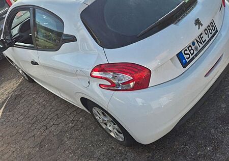 Peugeot 208 1.0