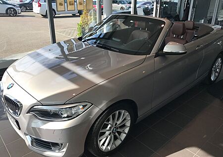 BMW 220i Steptronic Cabrio Luxury Line AHG-Garantie