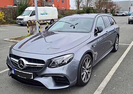 Mercedes-Benz E 63 AMG Mercedes-AMG E 63 4MATIC+ T , Garantie