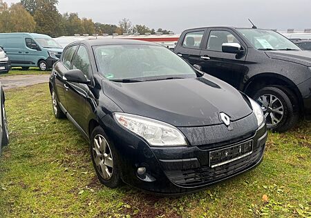 Renault Megane gebraucht kaufen Renault Megane III Lim. 5-trg. Je t'aime