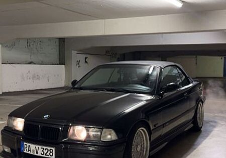 BMW 328i E36 Cabrio M-Paket