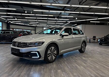 VW Passat Variant Volkswagen Passat GTE Standheiz Kamera AHK LED ACC