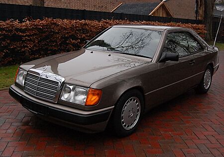 Mercedes-Benz 200 230 CE 124er Coupe H-Kennzeichen