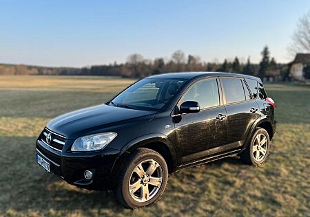 Toyota RAV 4 2,2-l-D-4D 4x4 Executive Automatik Exe...