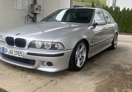 BMW 528i A -