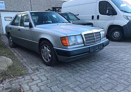Mercedes-Benz E 300 / 139TKM
