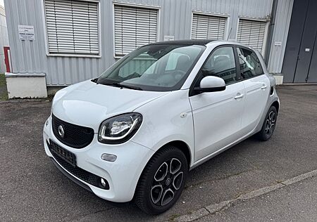 Smart ForFour Automatik 66 kW Pano Navi Leder DZ