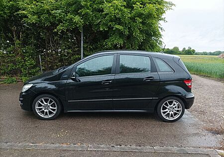 Mercedes-Benz B 180 BlueEFFICIENCY -