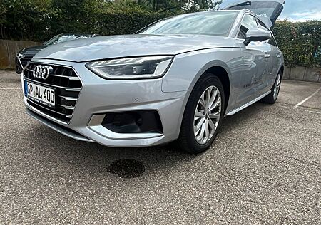Audi A4 Avant 30 TDI DSG advanced