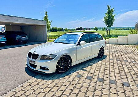 BMW 330d E91 M-Paket / CIC-Navi / AHK / Pano