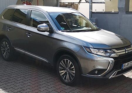 Mitsubishi Outlander 2.0 MIVEC Active ClearTec 2WD CVT ...