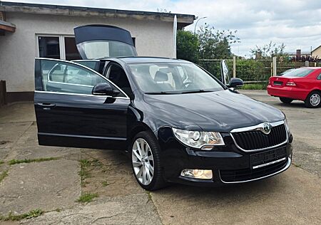 Skoda Superb Ambition+AUTOMATIK+PDC+XENON