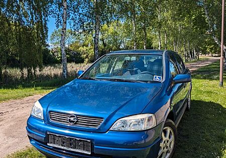 Opel Astra 1.6 -