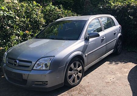 Opel Signum 2.2 DTI -