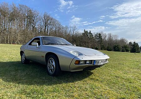 Porsche 928 mit H-Kennzeichen