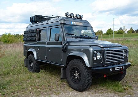Land Rover Defender 110 SE-außergewöhnl. Expeditionsfahrz.