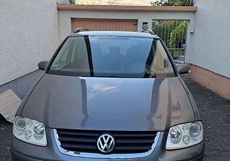 VW Touran Volkswagen 1.9 TDI 77kW DSG 7 Sitzer Volltank