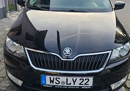 Skoda Rapid 1.2 TSI 77kW Elegance Navi Sitzheizung PDC