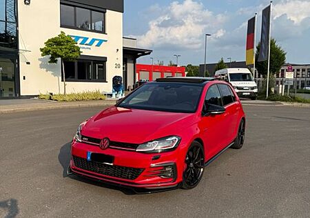 VW Golf Volkswagen 2.0 TSI DSG GTI Performance GTI Performance