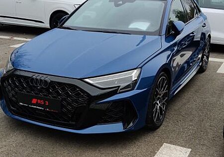 Audi RS3 2.5 TFSI S tronic quattro Sportback Voll
