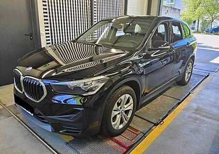 BMW X1 xDrive 25 e Advantage 1. HAnd Navi 52'tkm