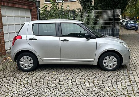 Suzuki Swift Limousine 4türig/Klima/TÜV/AU neu