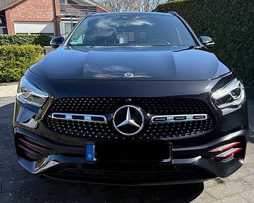Mercedes-Benz GLA 250 4M AMG - Line EDITION 1