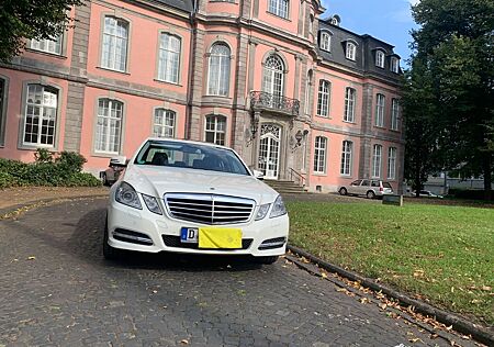 Mercedes-Benz E 220 CDI BlueEFFICIENCY AVANTGARDE AVANTGARDE