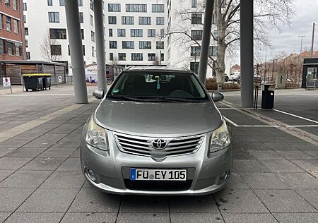 Toyota Avensis Sol 2.2 D Autom. ( NAVIGATION)
