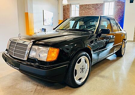 Mercedes-Benz E 400 400E V8 Oldtimer