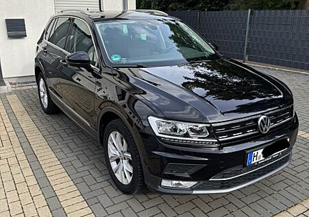 VW Tiguan Volkswagen 2.0 TDI SCR DSG BMT 4MOTION Highline ...