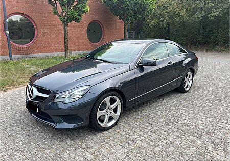 Mercedes-Benz E 200 Coupé Automatik