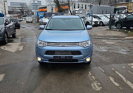 Mitsubishi Outlander PHEV Plus 4WD