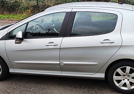 Peugeot 308 150 THP Sport m. Anhängerkupplung