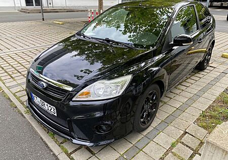 Ford Focus 1,6 Viva Schwarz Viva