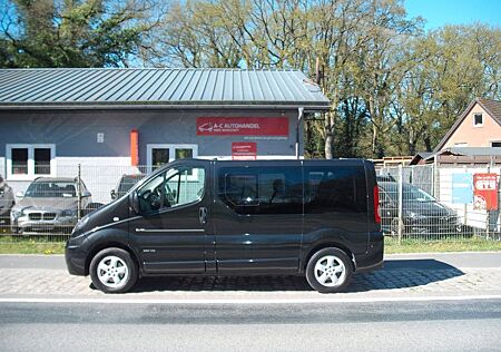 Renault Trafic Black Edition Passenger