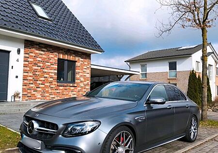 Mercedes-Benz E 63 AMG Mercedes-AMG E 63 S 4MATIC+ Autom. ...