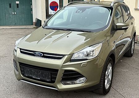Ford Kuga 2,0 TDCi Titanium 4x4 Aut.*R-KAMERA*LEDER*