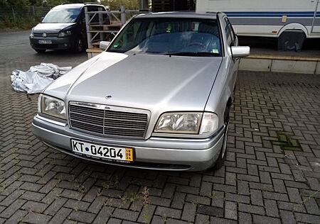 Mercedes-Benz C 230