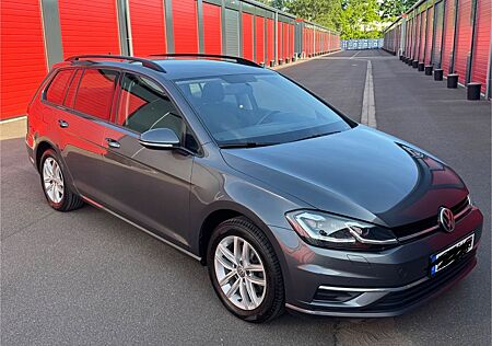 VW Golf Volkswagen 1.6 TDI Variant Facelift LED Navi TÜV neu