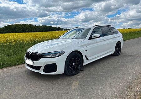 BMW 530e xDrive Touring A -