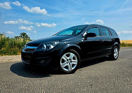 Opel Astra Caravan CATCH ME Now+AHZV+Klima+Xenon+Navi