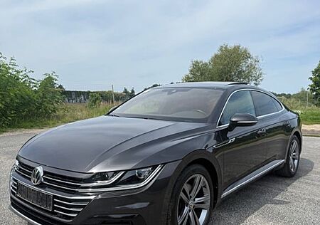 VW Arteon Volkswagen R-Line