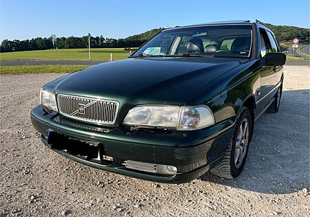 Volvo V70 2.5-10V