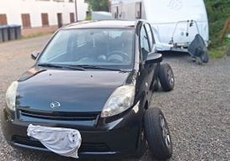 Daihatsu Sirion 1.3 -