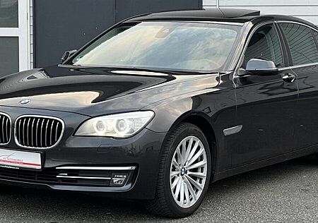 BMW 740d xDrive Leder Navi Glas-Dach usw.